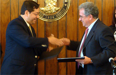 Ministro de Economía y Finanzas Públicas, Luis Alberto Arce Catacora y el Presidente a.i. del Banco Central de Bolivia, Marcelo Zabalaga Estrada